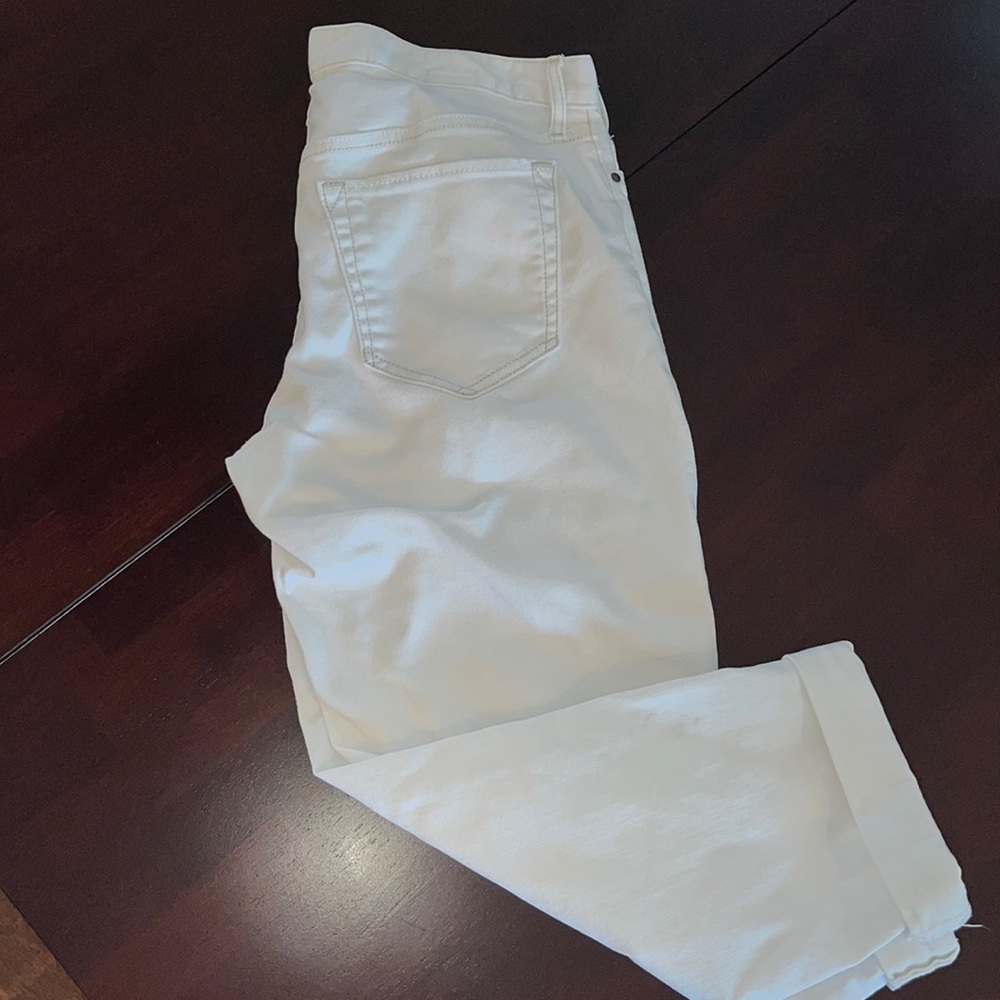 Eddie Bauer White Cropped Boyfriend Jeans